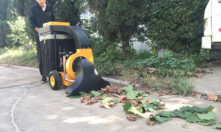 樹葉收集作業(yè) 樹葉收集器