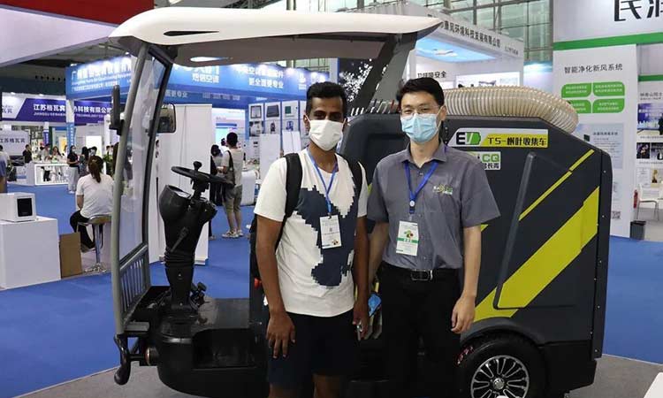 電動(dòng)環(huán)衛(wèi)車(chē)