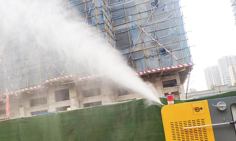 高壓沖洗車抑塵效果 百易長青高壓沖洗車的噴霧降塵效果.jpg
