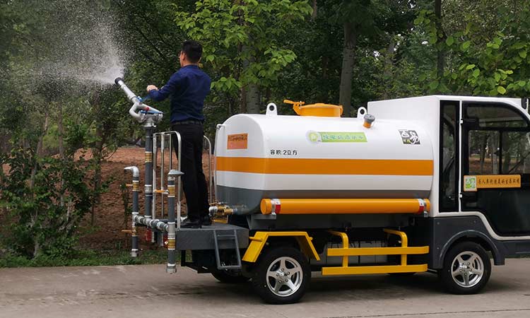 園林噴水噴藥作業 電動灑水車