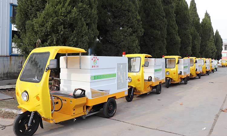 環衛公司引進純電動高壓沖洗車，用于人行道快速沖洗和保潔