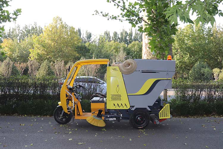 小型駕駛式樹葉收集車 電動三輪樹葉收集車