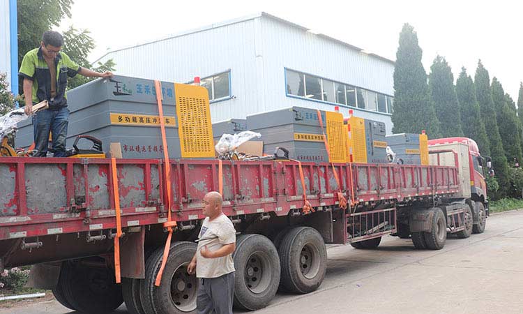 百易長青-環衛多功能高壓沖洗車 高壓沖洗車