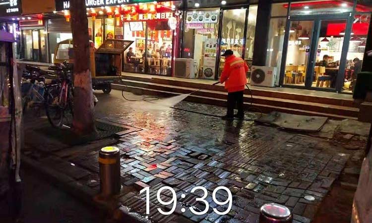 環(huán)衛(wèi)三輪水掃車環(huán)衛(wèi)作業(yè) 電動(dòng)三輪高壓清洗車