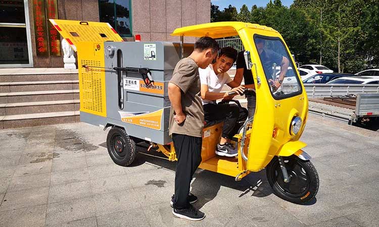 三輪高壓沖洗車現場培訓 高壓沖洗車