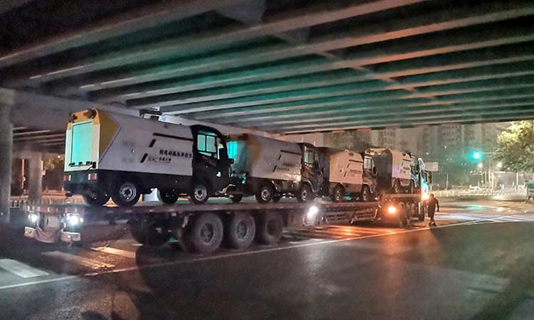 四輪多功能高壓清洗車到貨現場 高壓清洗車