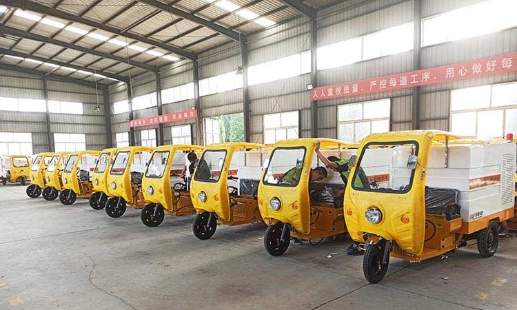 純電動三輪高壓清洗車裝配中 高壓清洗車