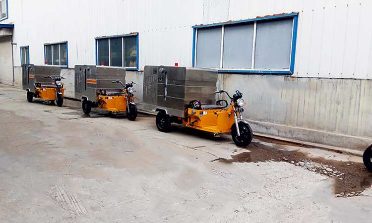 小型人行道高壓清洗車等待裝車 小型人行道高壓清洗車