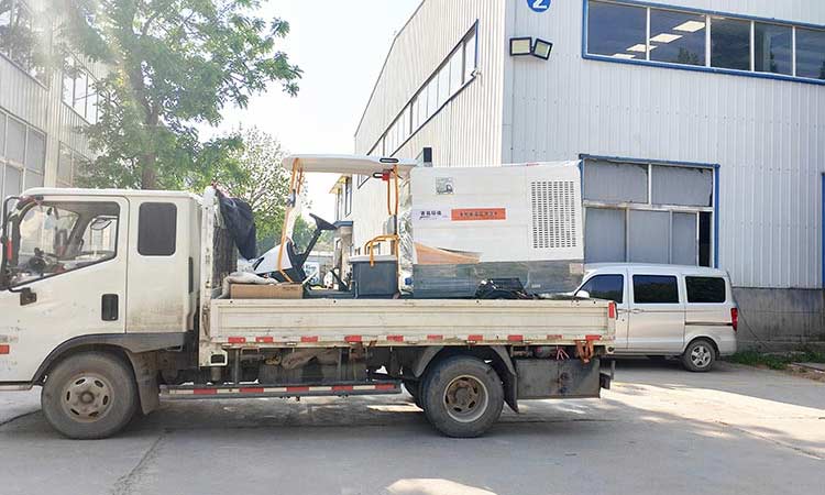 環衛公司購置四輪電動高壓清洗車