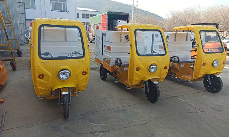 純電動高壓清洗車等待裝車 背街小巷高壓清洗車