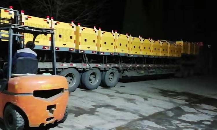 三輪電動高壓清洗車夜間發貨現場