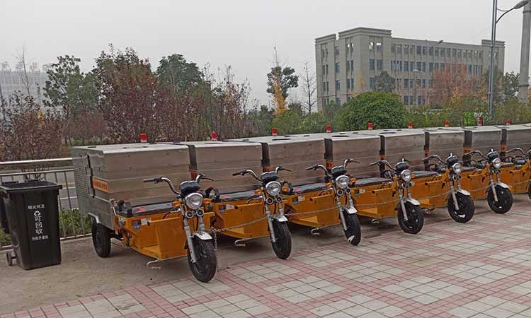 電動三輪高壓清洗車交接現場 環衛多功能高壓清洗車