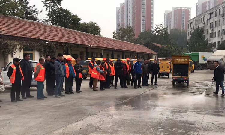 多功能高壓清洗車培訓(xùn)現(xiàn)場 電動高壓清洗車