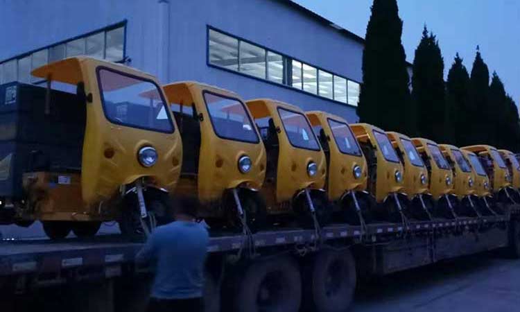 高壓清洗車裝車完畢準備出發 小型三輪高壓清洗車