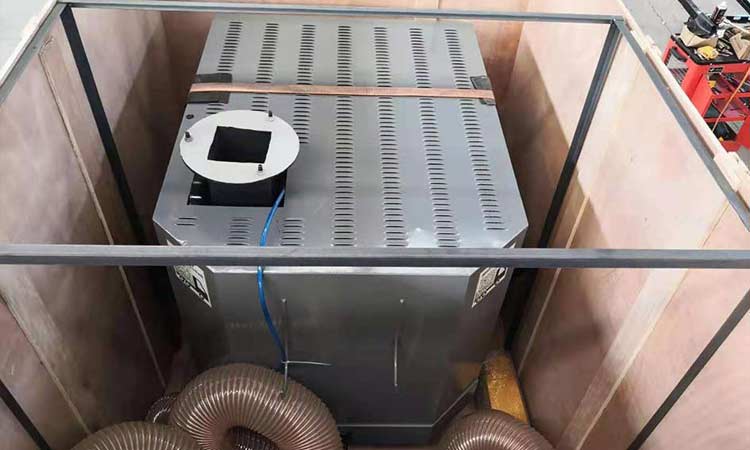 牽引式樹葉收集器準備封蓋 園林牽引式樹葉收集器