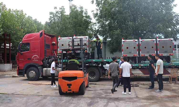 高壓清洗車裝車中 小型多功能高壓清洗車