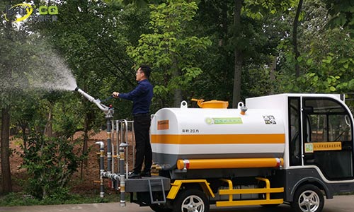 降塵霧炮灑水車適合景區使用嗎?