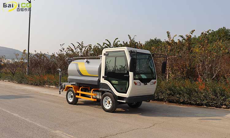 四輪灑水車 小型灑水車