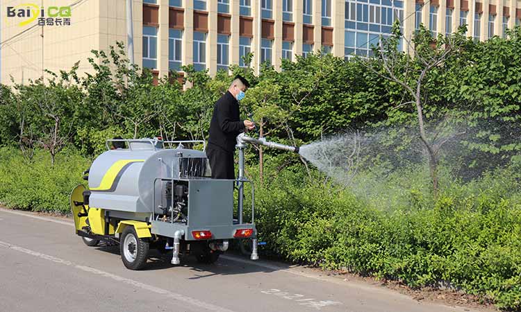 抑塵灑水車 三輪灑水車