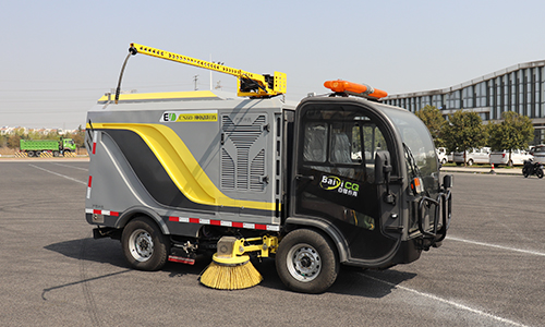小型電動洗掃車解決環衛公司非機動車道清掃難題