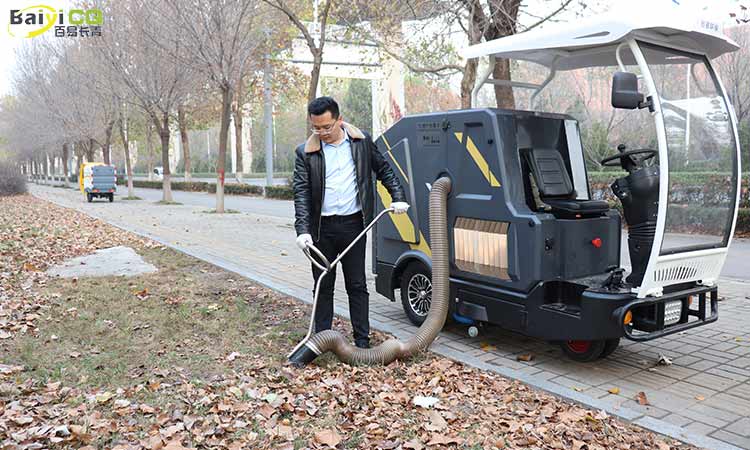 道路落葉收集車 吸樹葉車