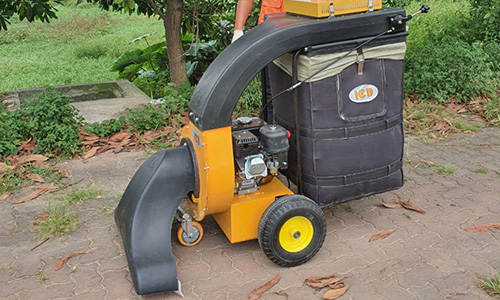 百易BY-T2手推式吸葉機助力越南園區道路清潔