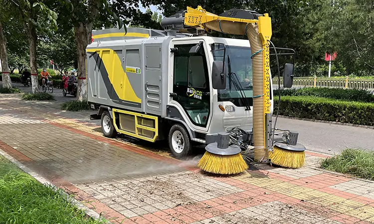 樹(shù)葉收集車 3_樹(shù)葉收集車