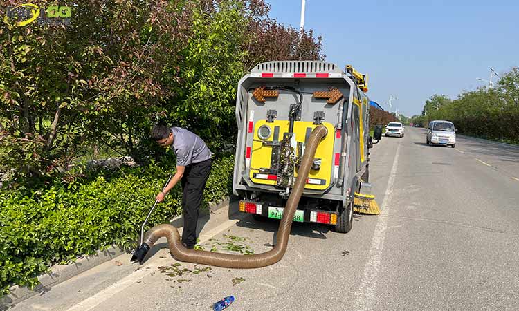 小型道路洗掃車 小型道路洗掃車