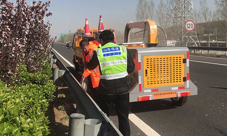 吸樹葉的機器 吸樹葉的機器