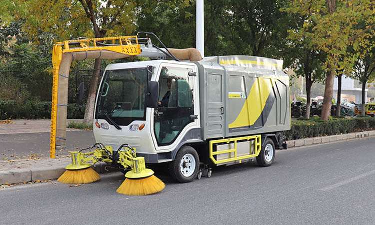 濟南百易多功能樹葉收集車一車多用,功能全