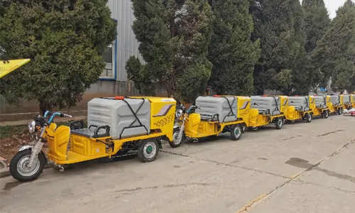 近日發往某環衛公司的經濟型高壓清洗車準備裝車