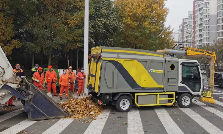 樹葉收集車
