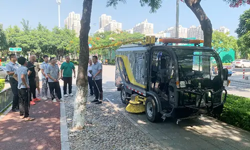 廈門會展已經結束但是道路洗掃車依舊頗受客戶青睞