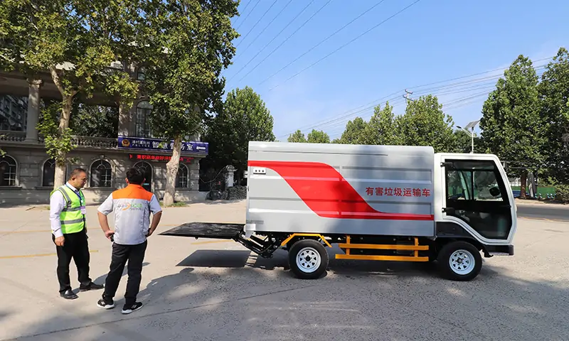 純電動分類垃圾清運車，小區(qū)垃圾分類轉(zhuǎn)運好幫手