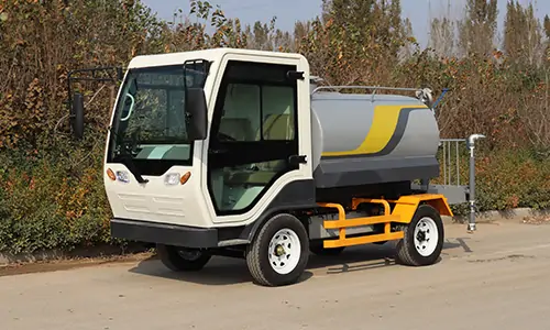 如何解決環衛車輛無法進入小區消毒抑塵的問題?今天,介紹一款可解決此問題的小型灑水抑塵車!