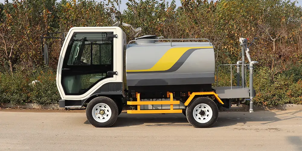 小型灑水抑塵車 小型灑水抑塵車/