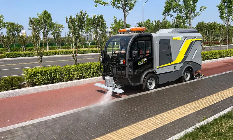 純電動小型深度清潔車-機場景區物業人行道、輔道等路段衛生治理,純電動,更環保!!!