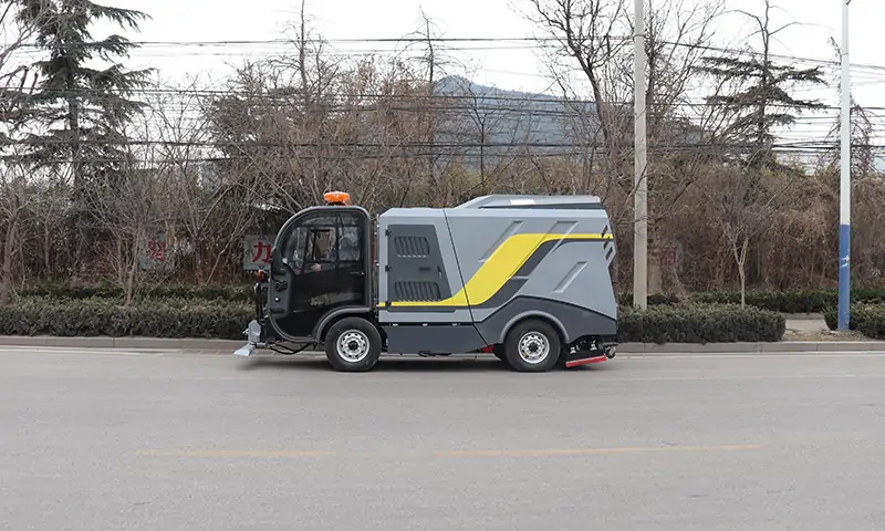 純電動深度清潔車,道路清潔好幫手!一米一深度清潔寬度,滿足多場景使用需求!