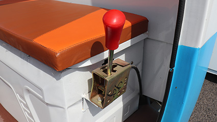 側裝式垃圾清運車BY-L25車輛配置