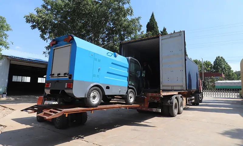 四輪多功能高壓沖洗車發貨沙特阿拉伯,為世界環衛作出貢獻!