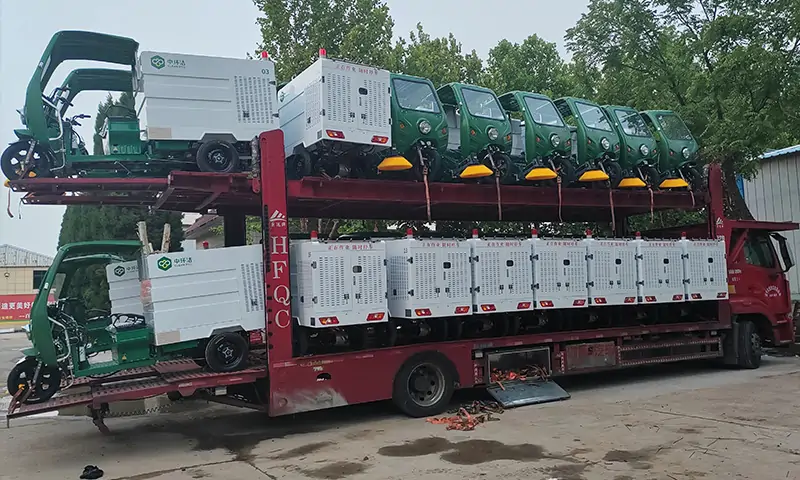 助力美好城市衛生建設!高壓沖洗車和樹葉收集車發貨案例!