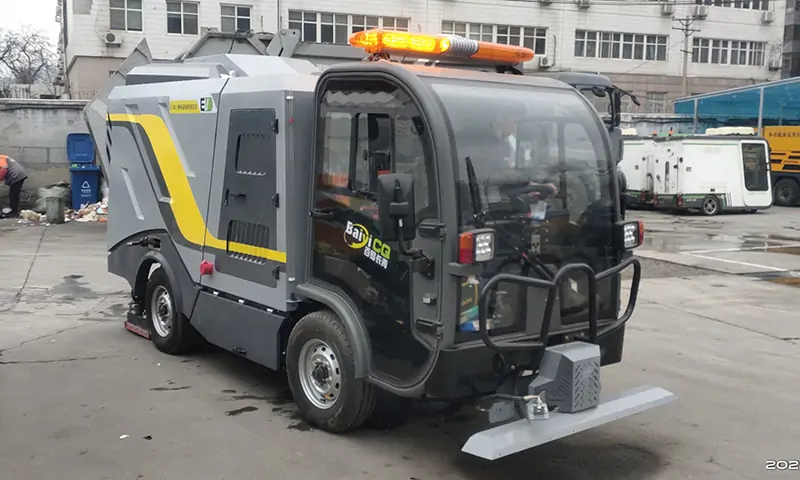 深度清潔車:道路路面的清潔新利器