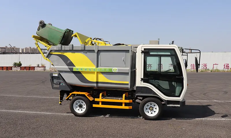 后裝式垃圾車：小區(qū)與廠區(qū)的理想選擇！垃圾轉(zhuǎn)運好幫手！