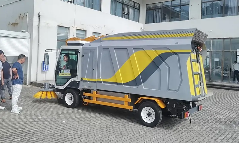 樹葉收集車的魅力在哪里?看完這篇文章,您就會了解樹葉收集車的獨特魅力