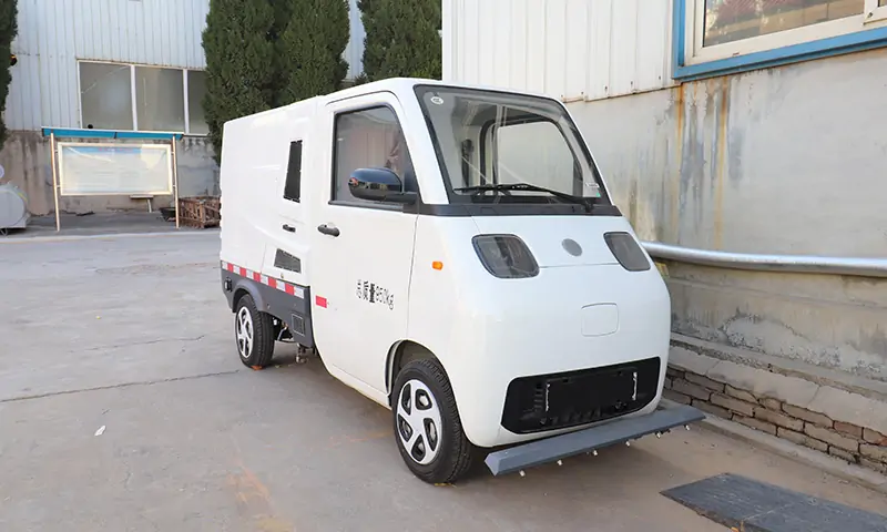 純電動(dòng)道路養(yǎng)護(hù)車(chē):清新環(huán)保,高效保潔的未來(lái)之選