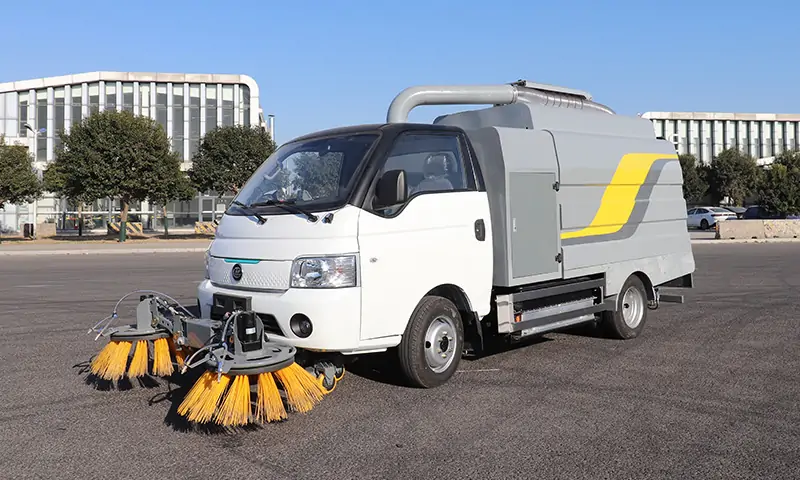 新能源樹葉收集車:環保與高效的葉片清潔利器