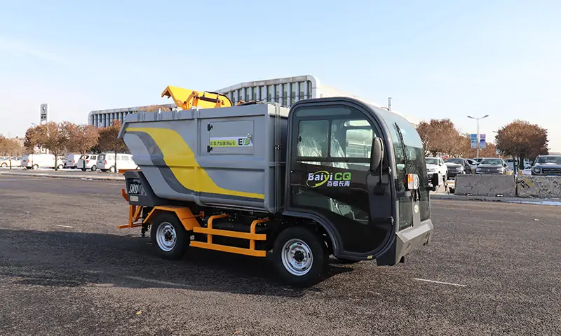 后裝式垃圾清運車：城市環(huán)境衛(wèi)生的生態(tài)守護者
