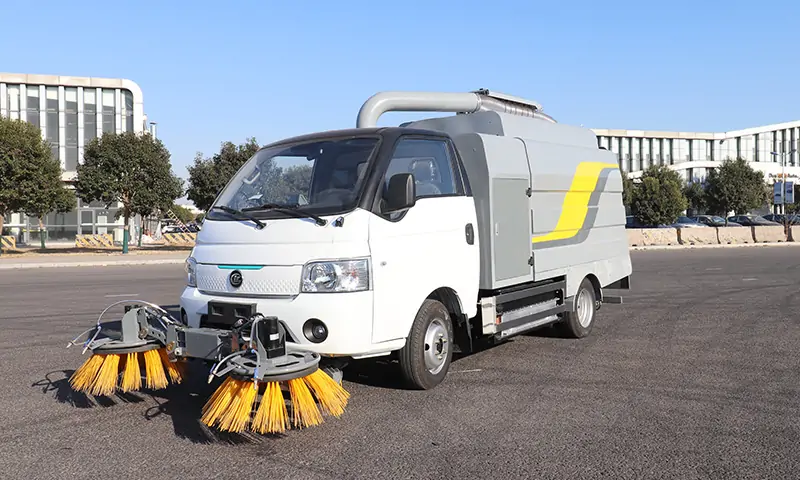 四輪樹(shù)葉收集車(chē):解決落葉難題,引領(lǐng)環(huán)保革命