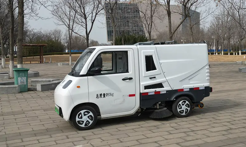 智能環(huán)保的新選擇:高效新能源洗掃車(chē)助力城市清潔