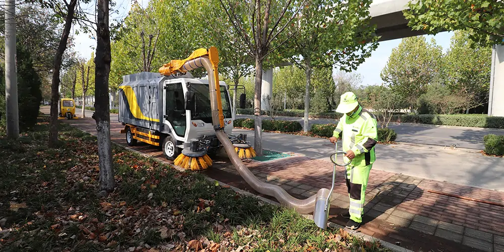 新型樹(shù)葉收集車(chē),電動(dòng)樹(shù)葉專(zhuān)用收集車(chē),樹(shù)葉收集一體車(chē),吸入式樹(shù)葉收集車(chē),破碎樹(shù)葉收集車(chē) 新型樹(shù)葉收集車(chē),電動(dòng)樹(shù)葉專(zhuān)用收集車(chē),樹(shù)葉收集一體車(chē),吸入式樹(shù)葉收集車(chē),破碎樹(shù)葉收集車(chē)